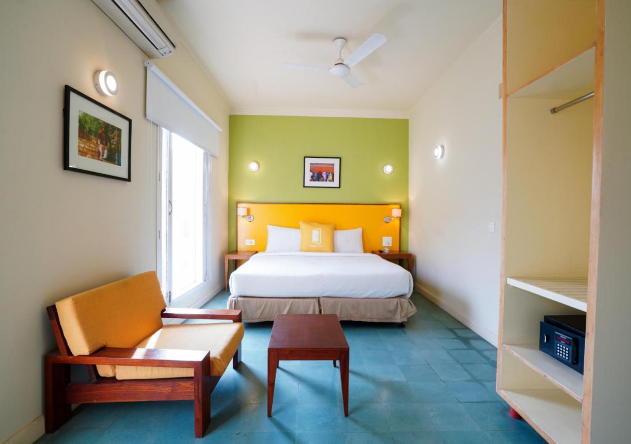 Bloom Boutique L Signature Towers Gurgaon Room photo