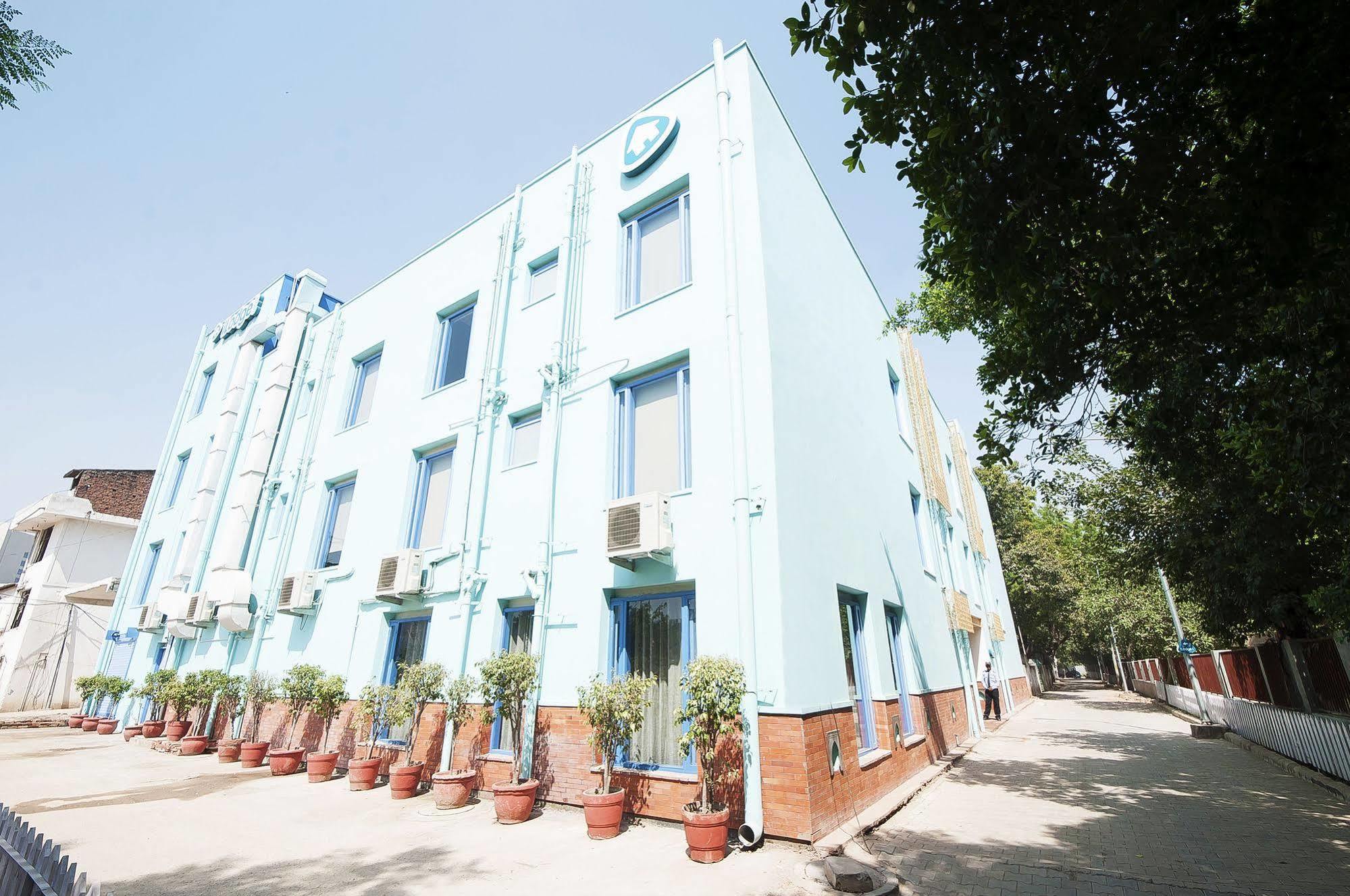Bloom Boutique L Signature Towers Gurgaon Exterior photo